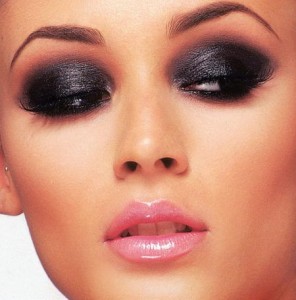 come realizzare degli smokey eyes intensi