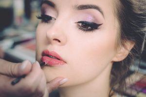 L'eyeliner bianco è il nuovo trend make up dell'estate 2019 - Lashdream  Extension Ciglia